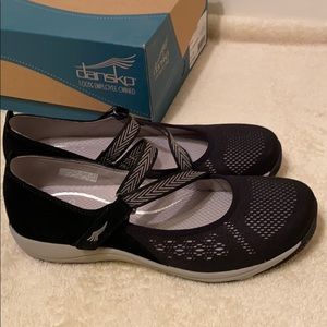 NWT Dansko Haven Suede Shoes
